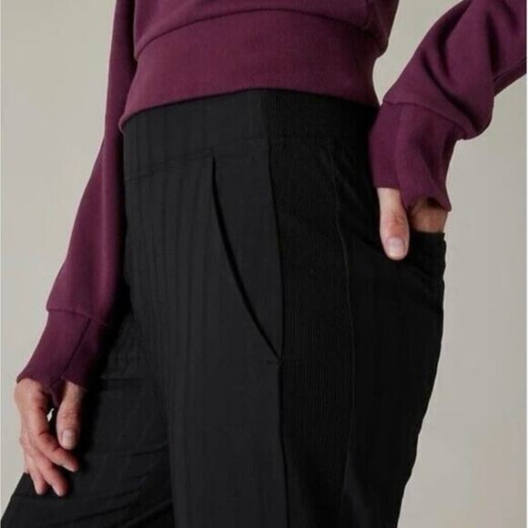 Athleta Brooklyn Ankle Activewear Pant in Black Gloss Stripe, Size 0 Tall - Picture 3 of 13